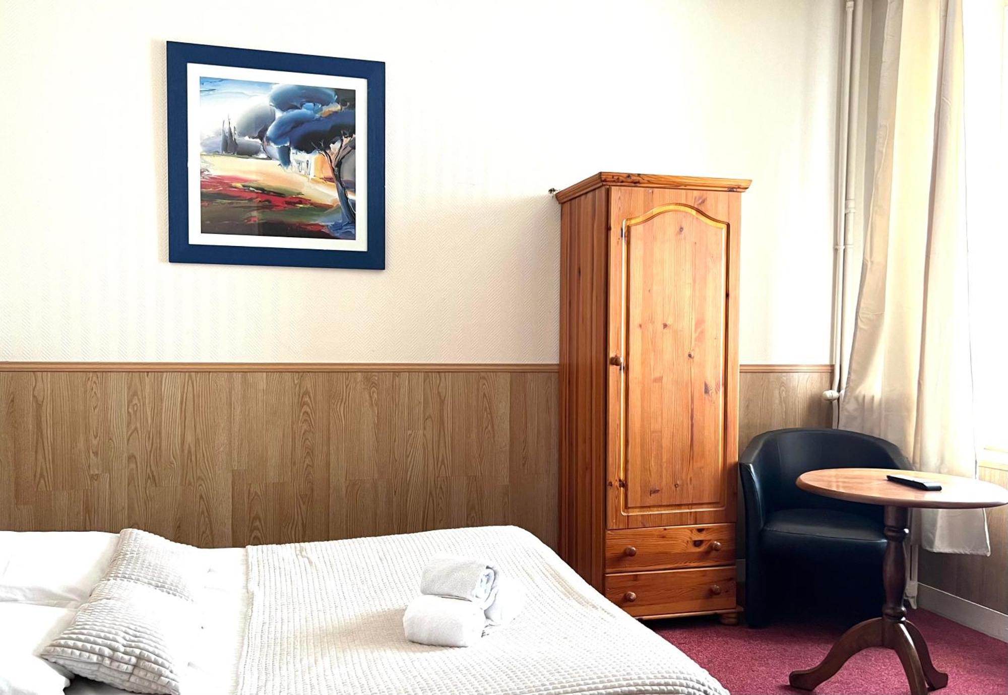 Hotel De La Gare Cherbourg-en-Cotentin Exteriör bild
