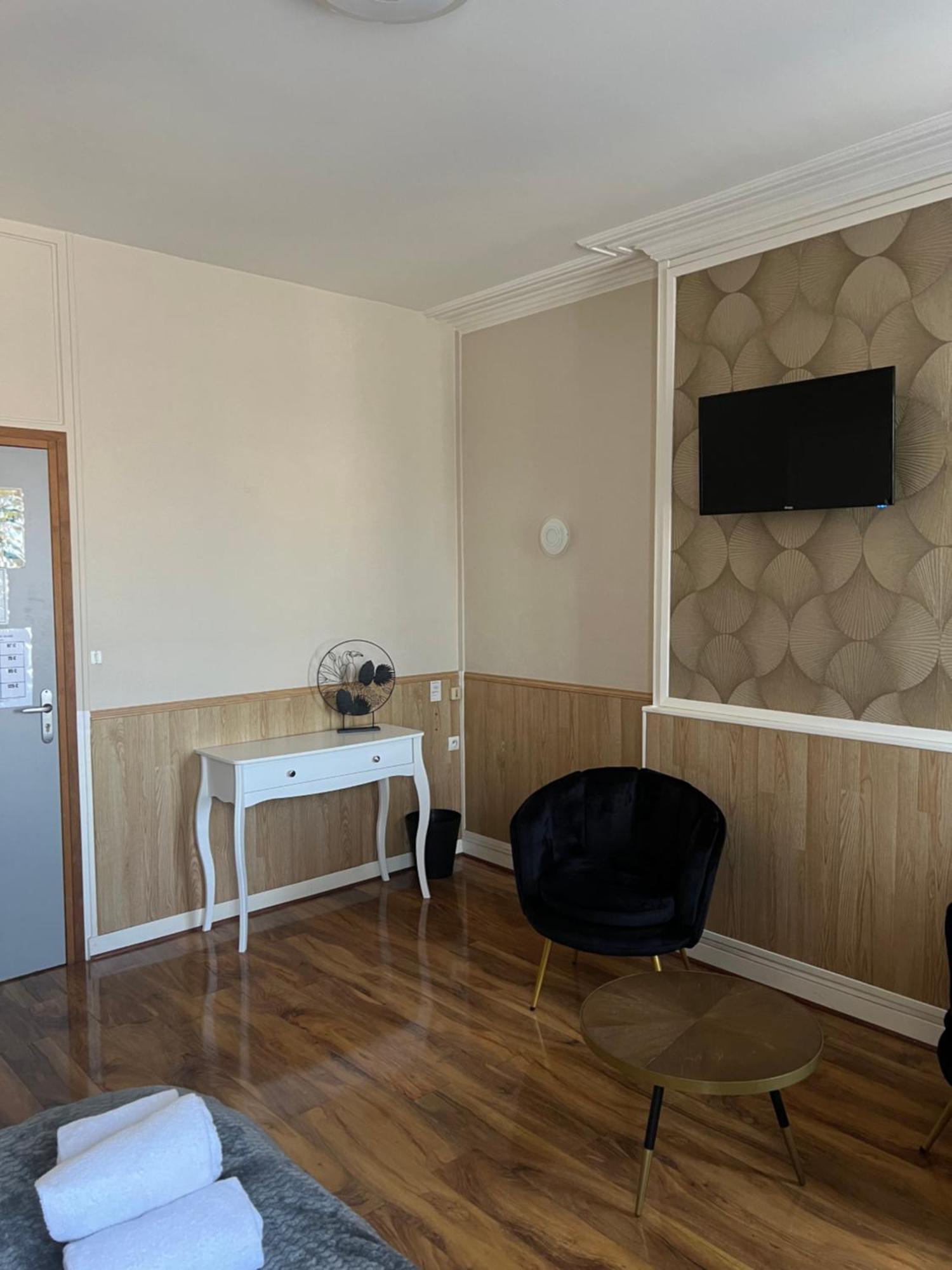 Hotel De La Gare Cherbourg-en-Cotentin Exteriör bild