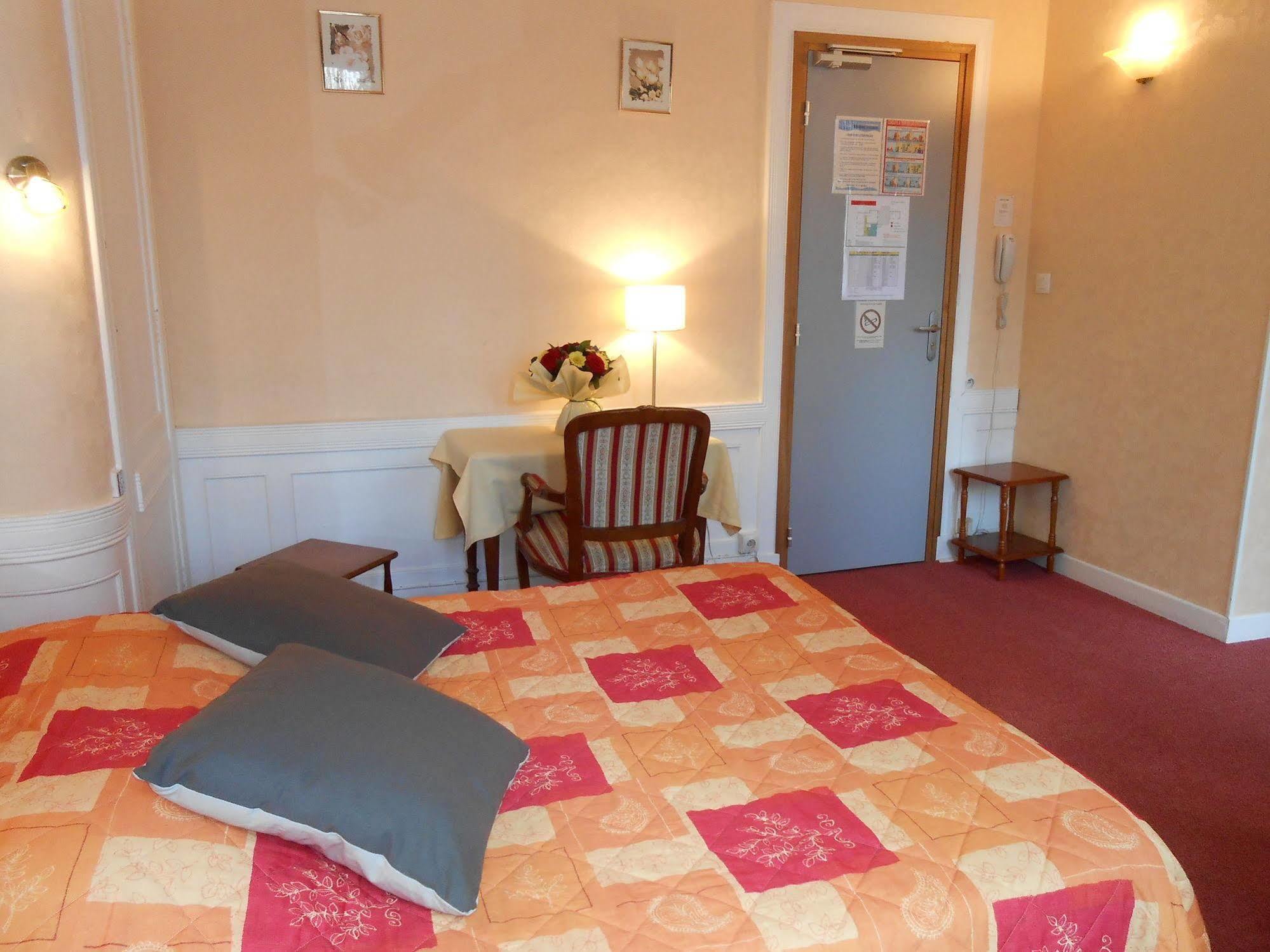 Hotel De La Gare Cherbourg-en-Cotentin Exteriör bild