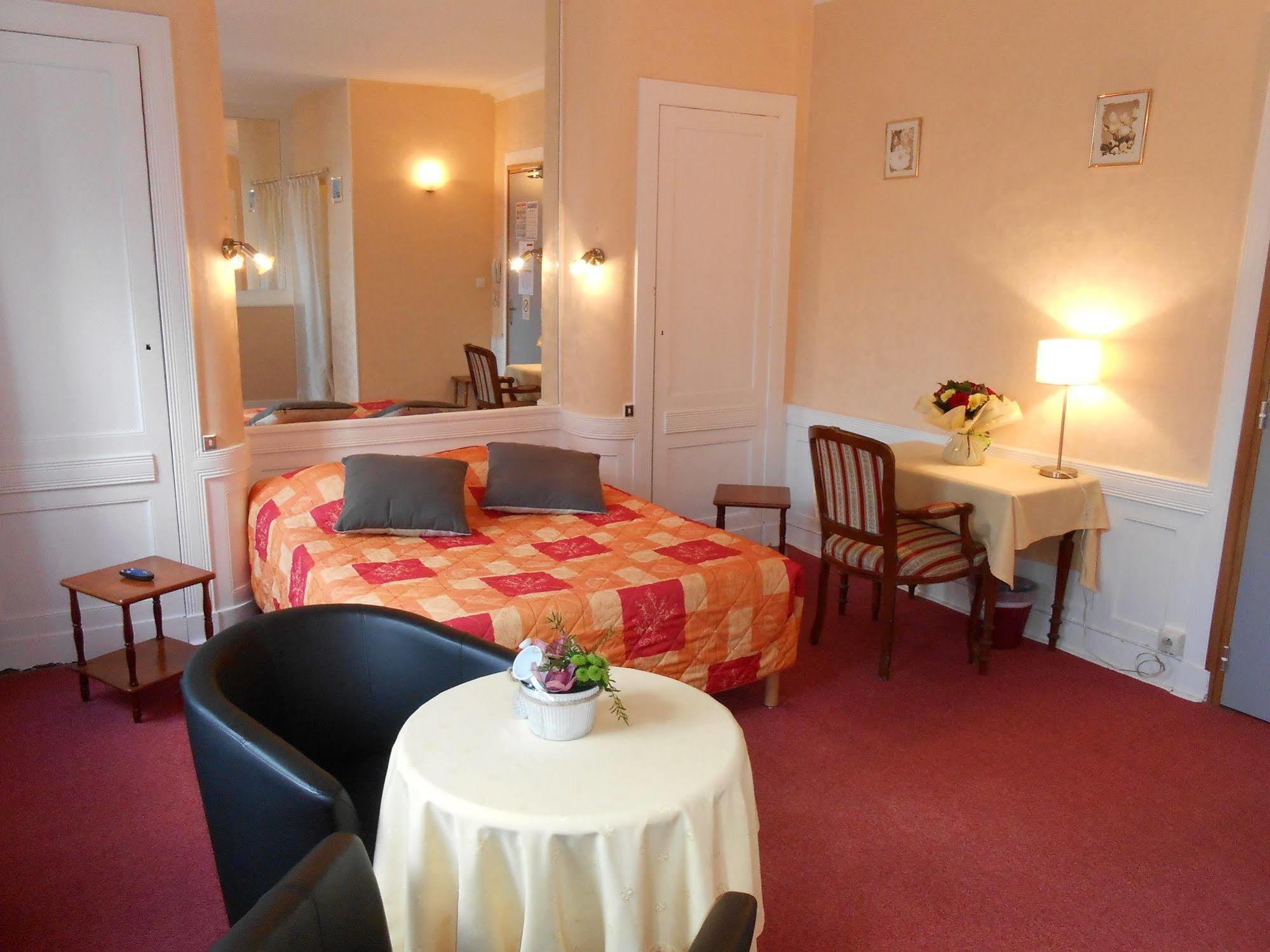 Hotel De La Gare Cherbourg-en-Cotentin Exteriör bild