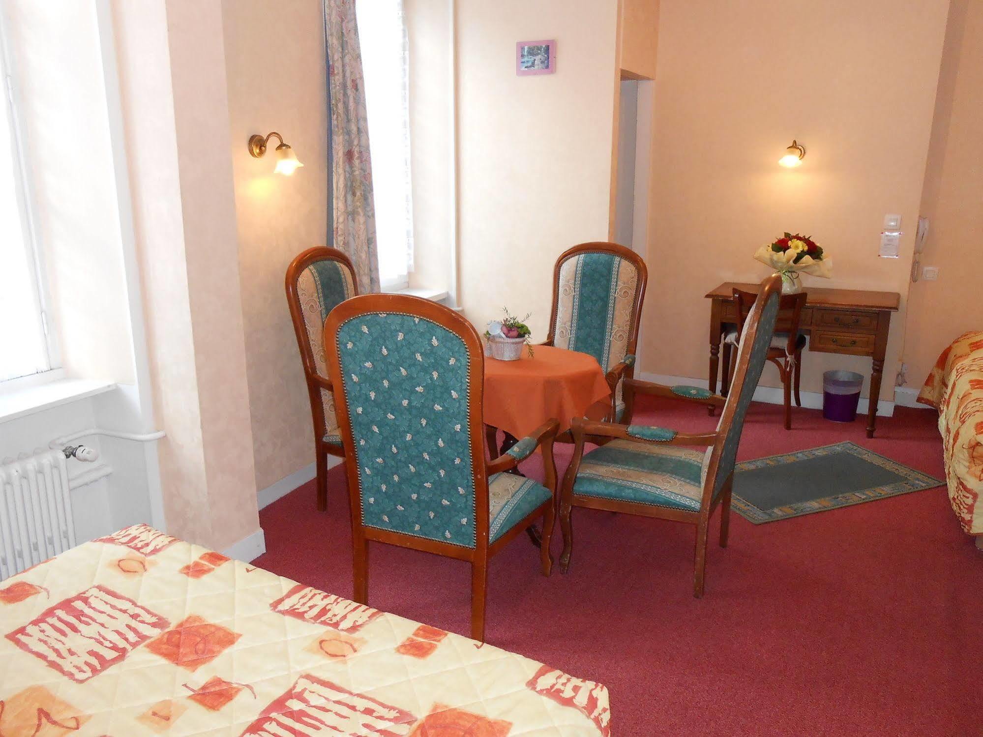 Hotel De La Gare Cherbourg-en-Cotentin Exteriör bild
